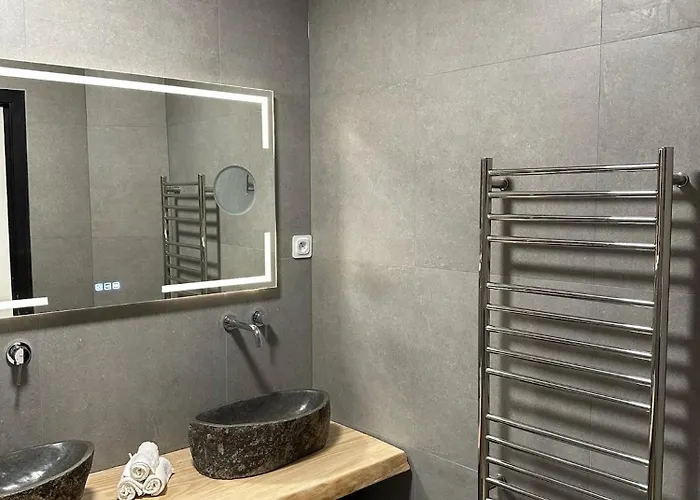 Le Nid De La Cathedrale *